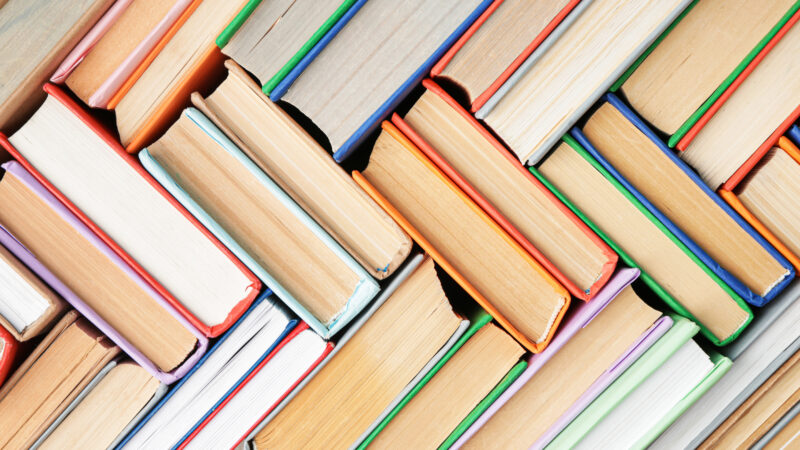 Mosaïque de livres.